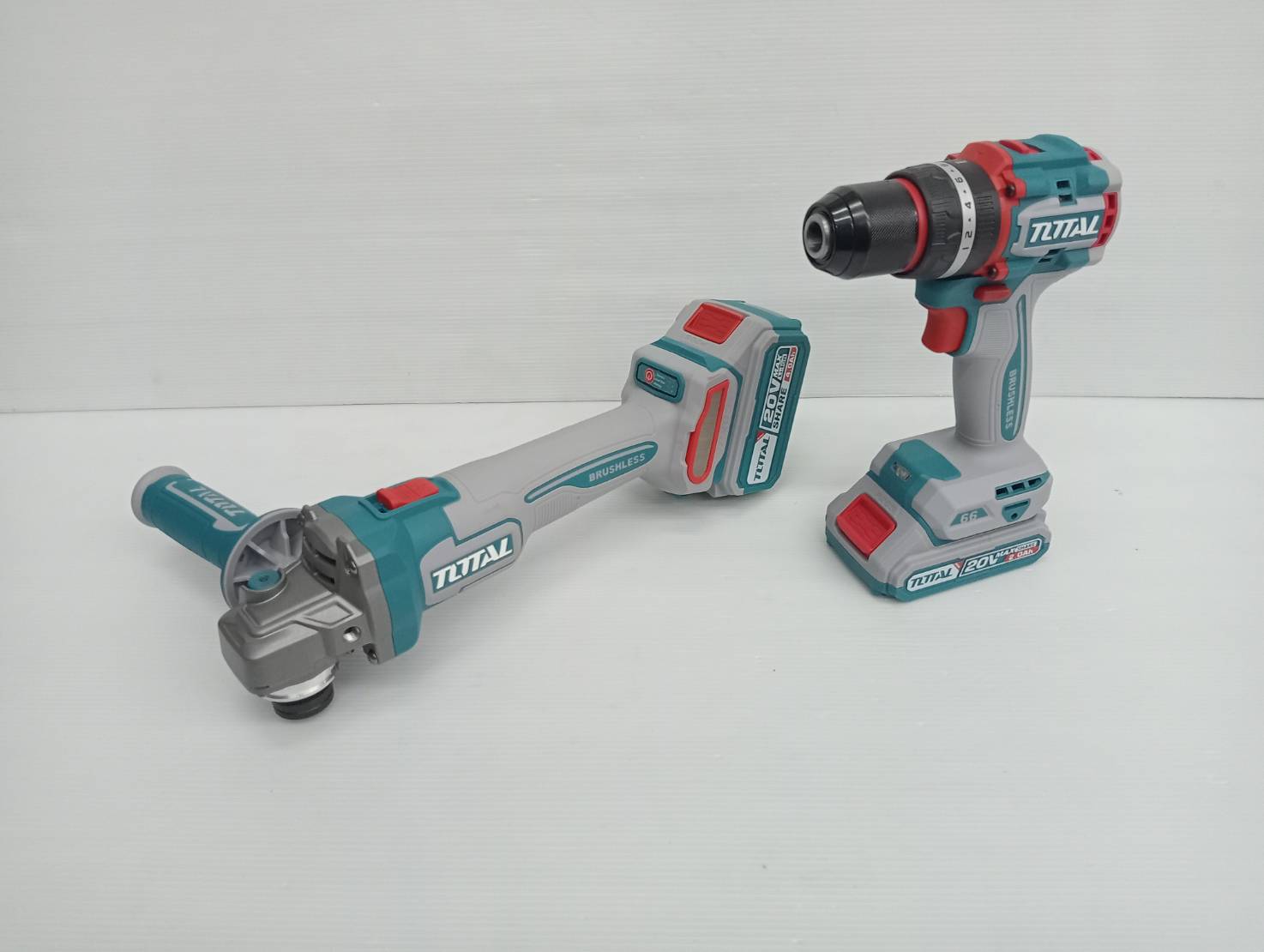 TOTAL Combo Set 46 สว่านกระแทก ไร้สาย 66N + เครื่องเจียร์ ไร้สาย 20V BL motor TCKLI2027310