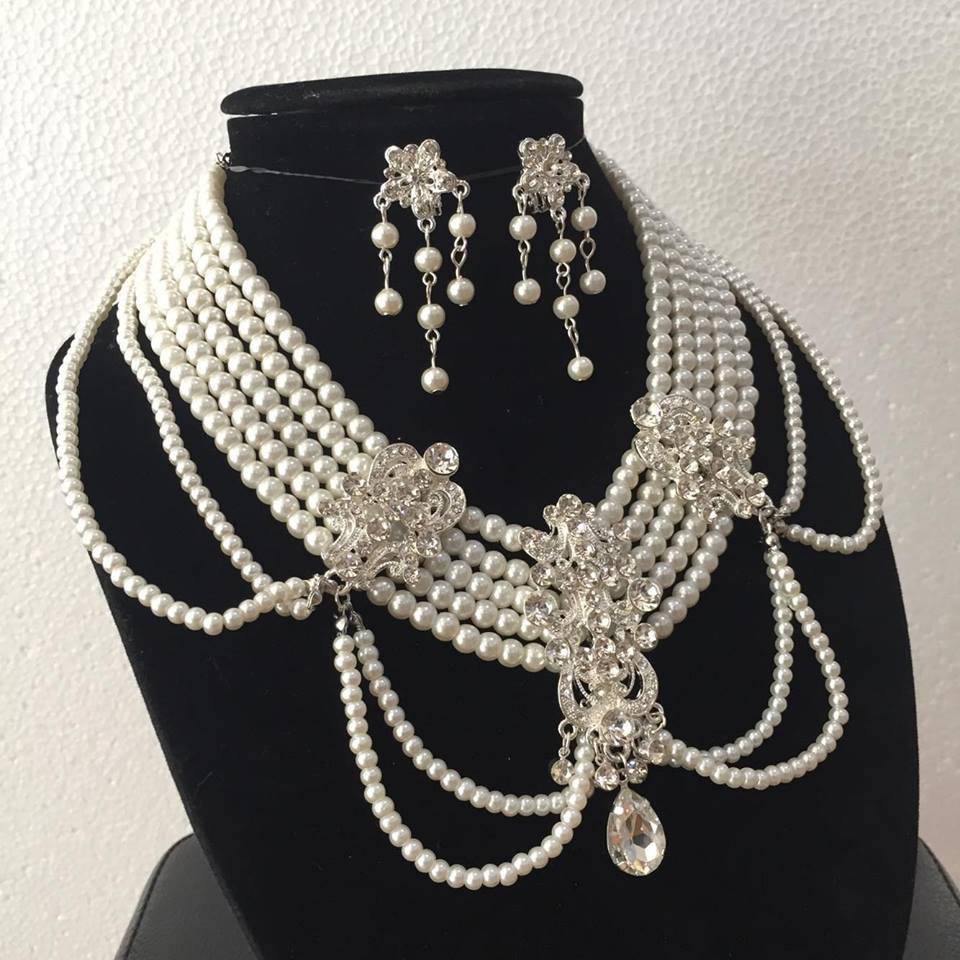 (พร้อมส่ง) สร้อยคอไข่มุก+ต่างหู 069 (หนีบ)