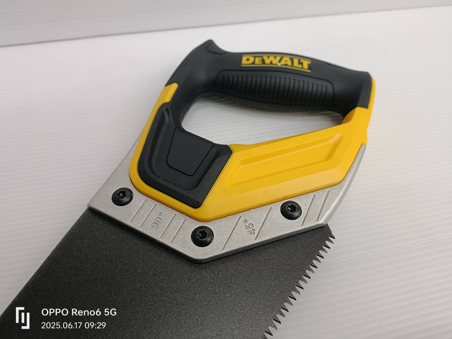 DEWALT รุ่น DWHT20544L เลื่อยมือ DEWALT 15 นิ้ว