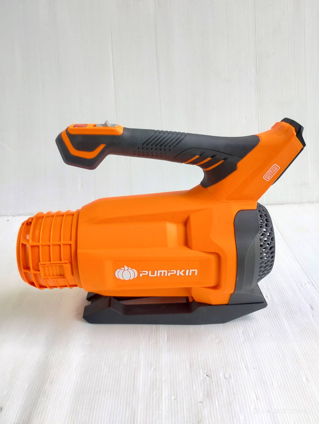 เครื่องเป่าลมใบไม้ไร้สาย ไร้แปรงถ่าน (เครื่องเปล่า) 20V รุ่น INF-112LFBL PUMPKIN #50333
