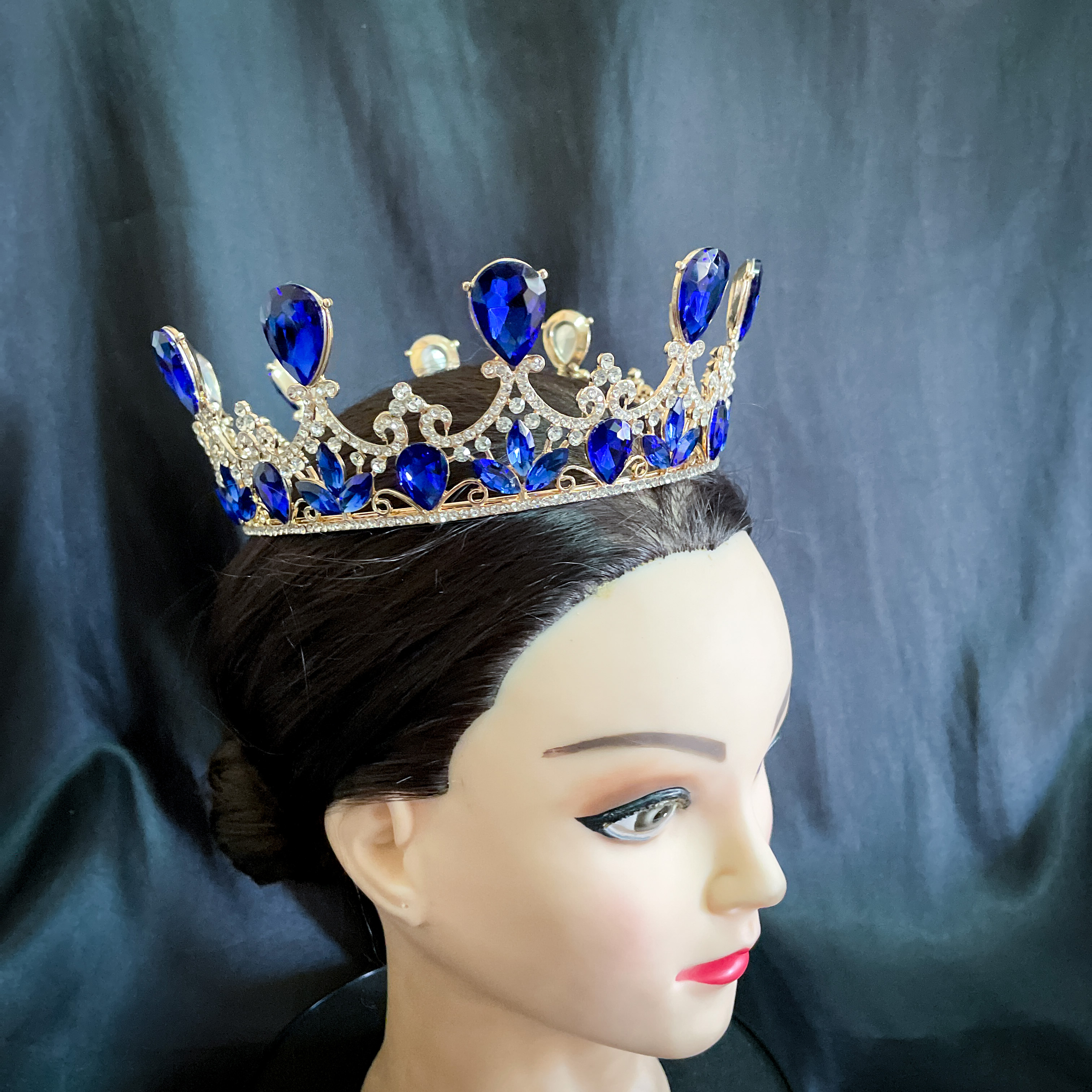 (พร้อมส่ง) มงกุฎ 039 สีน้ำเงิน มงกุฎนางงาม มงกุฎเจ้าหญิง งานสวย ปราณีต QCเพชรทุกเม็ด สินค้าพร้อมส่งจากไทย