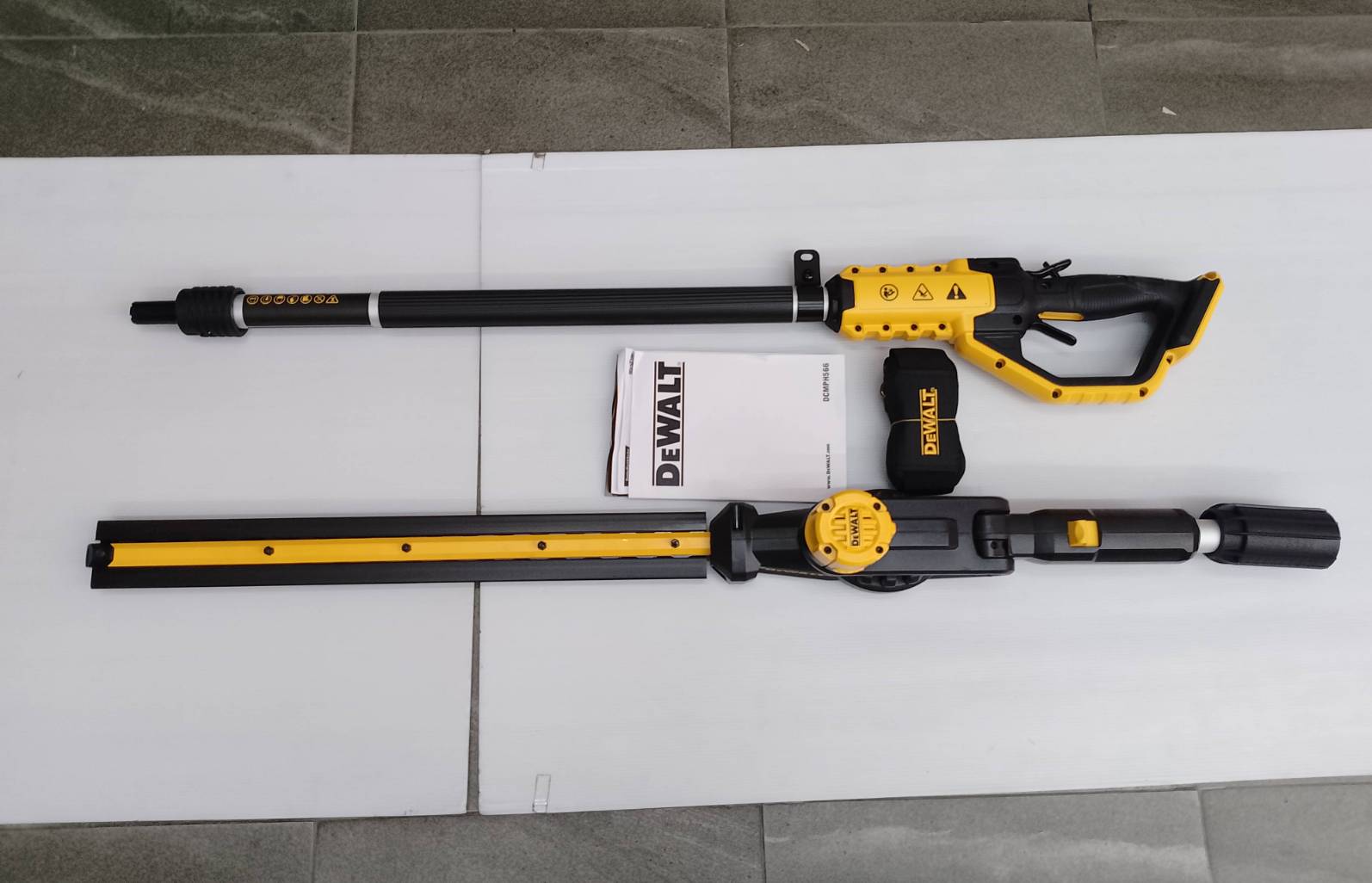 DEWALT เครื่องเล็มพุ่มไม้สูง18V DCMPH566N-XJ (ตัวเปล่า)