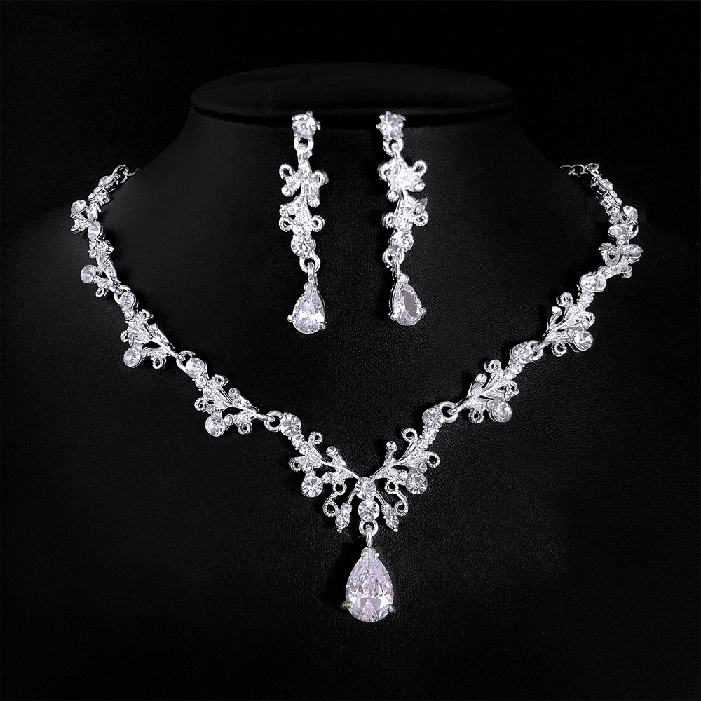 SET002 เครื่องประดับ 3 ชิ้น มงกุฎ สร้อยคอ ต่างหู จัดเซทสวยงาม สินค้าพร้อมส่งจากไทย
