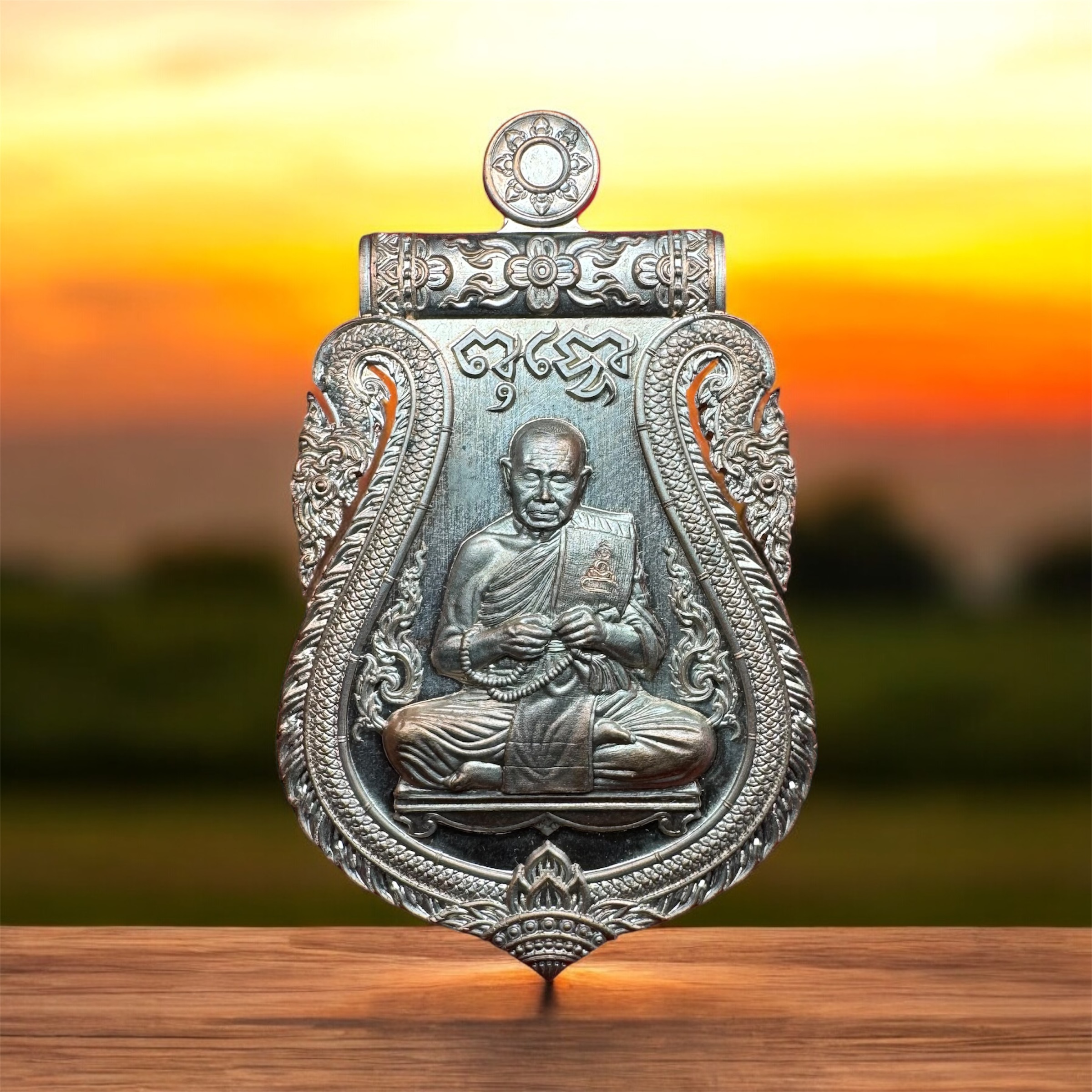 เหรียญเสมา พระคู่ชีวิต หลวงปู่หนูอินทร์ กิตติสาโร วัดป่าพุทธมงคล จ.กาฬสินธุ์ เนื้อมวลสารศักดิ์สิทธิ์ สภาพสวยพร้อมกล่อง
