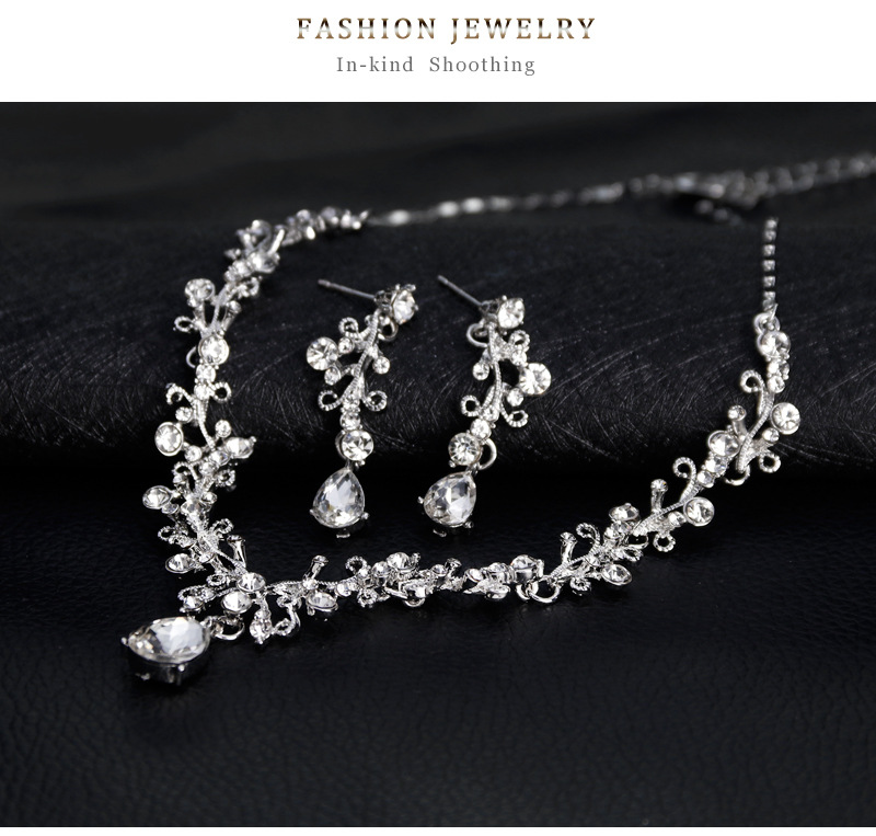 (พร้อมส่ง) สร้อยคอเพชร+ต่างหู 167 (หนีบ)