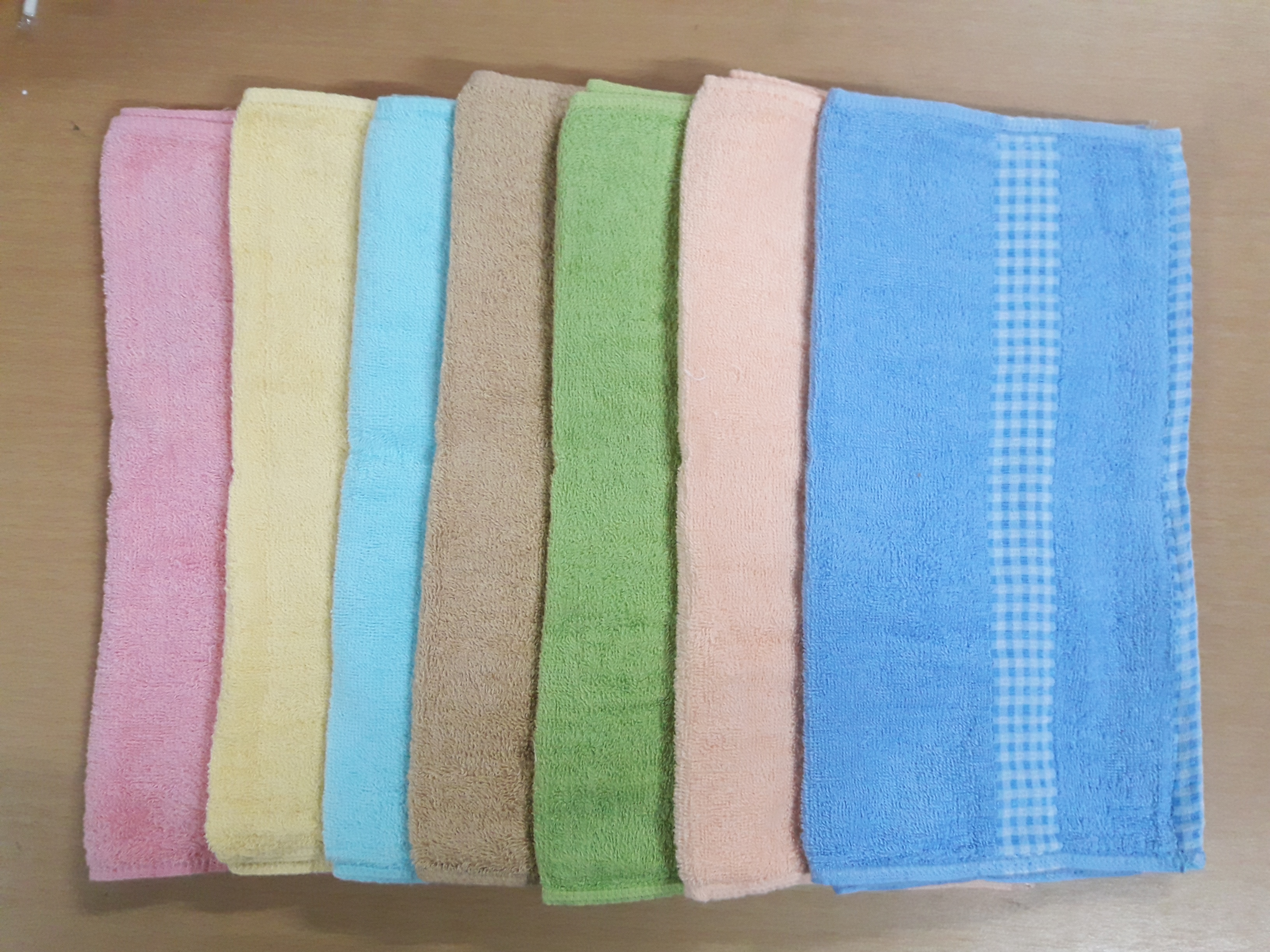 ผ้าเช็ดผมสีพื้น แพคเกจกล่องทอง