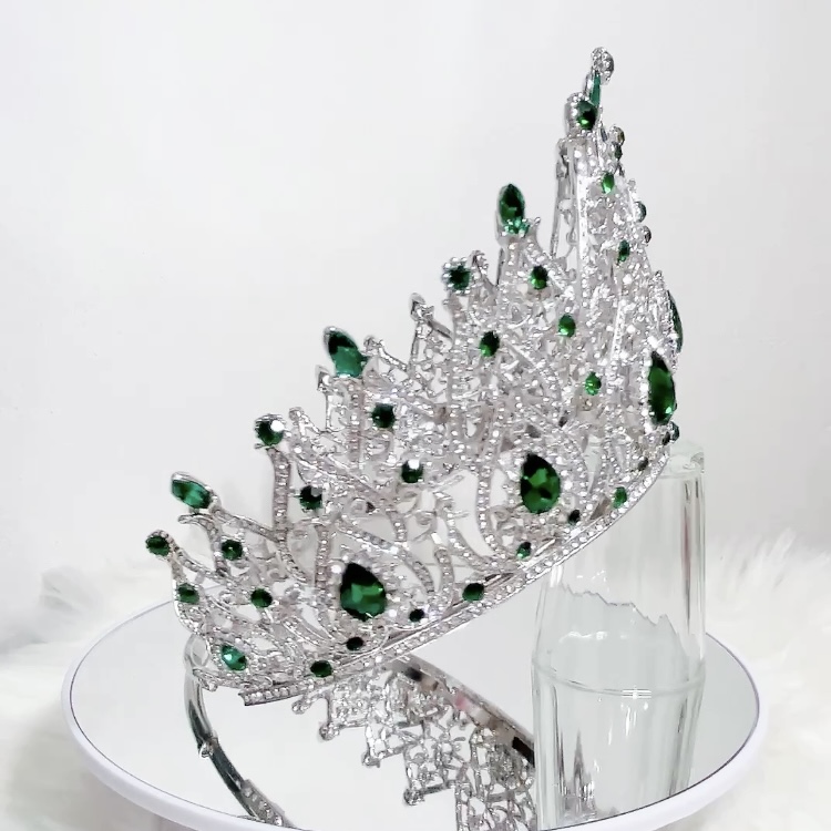 (พร้อมส่งจากไทย) มงกุฏ 115 สีเขียว มงกุฎนางงาม มงกุฎเพชร มงกุฎประกวด สวยงามอลังการ ฐานมงวงกลมปรับได้ สินค้าพร้อมส่ง ไม่ต้องรอนาน งานพรีเมี่ยม