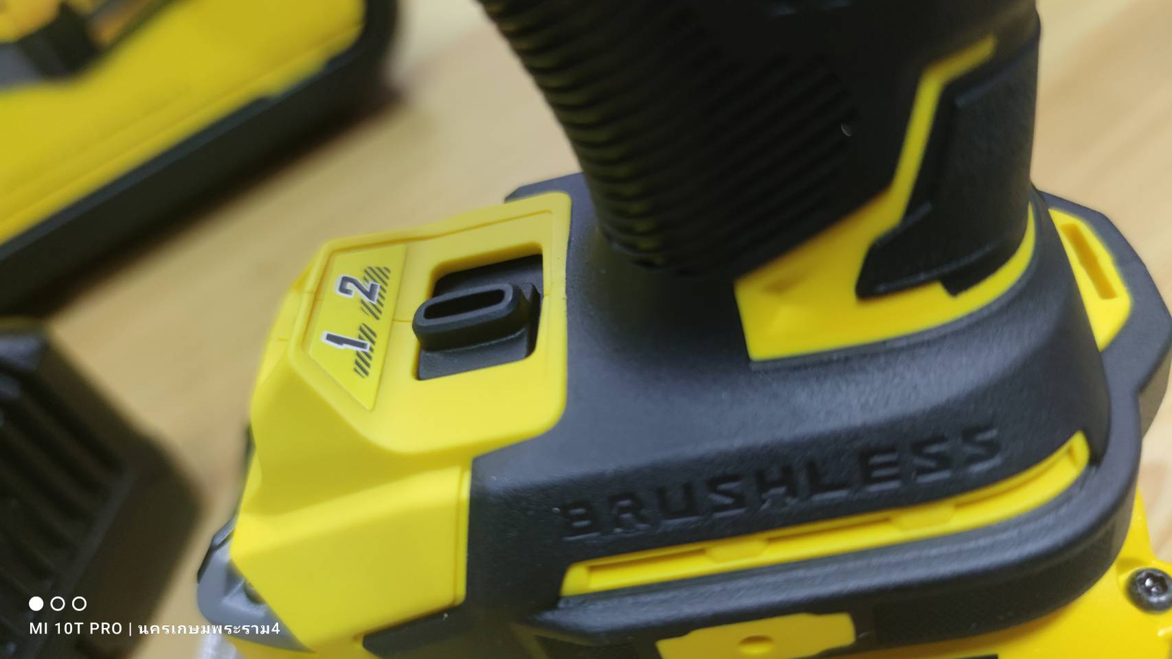 บล็อกกระแทกไร้สาย20V SBW920M2K STANLEY