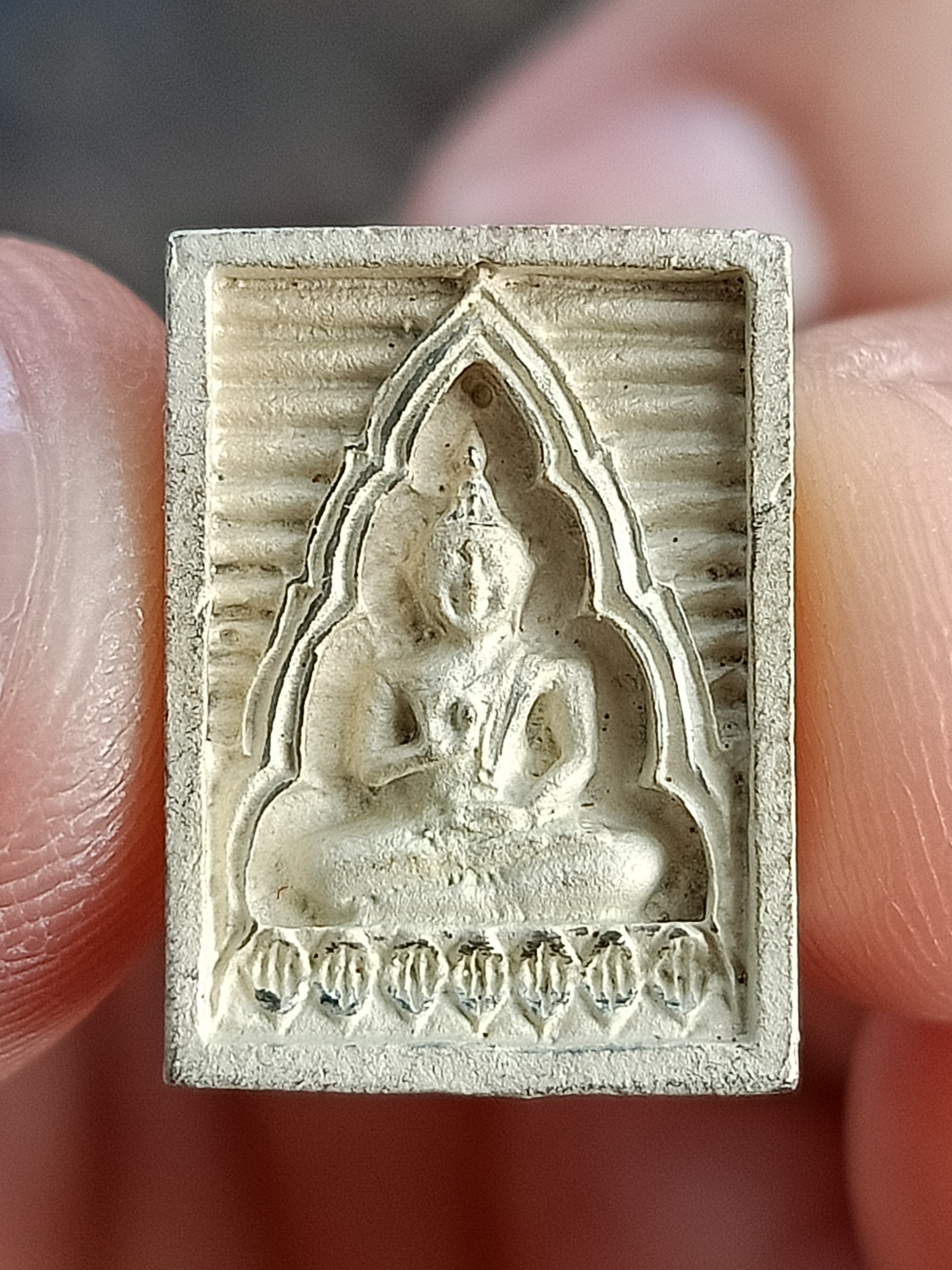 พระผงของขวัญ เนื้อเงิน วัดปากน้ำ รุ่นซื้อที่ดินถวาย ปี2534 พระดีปีลึก ประสบการณ์มากมาย สวยเดิมๆ