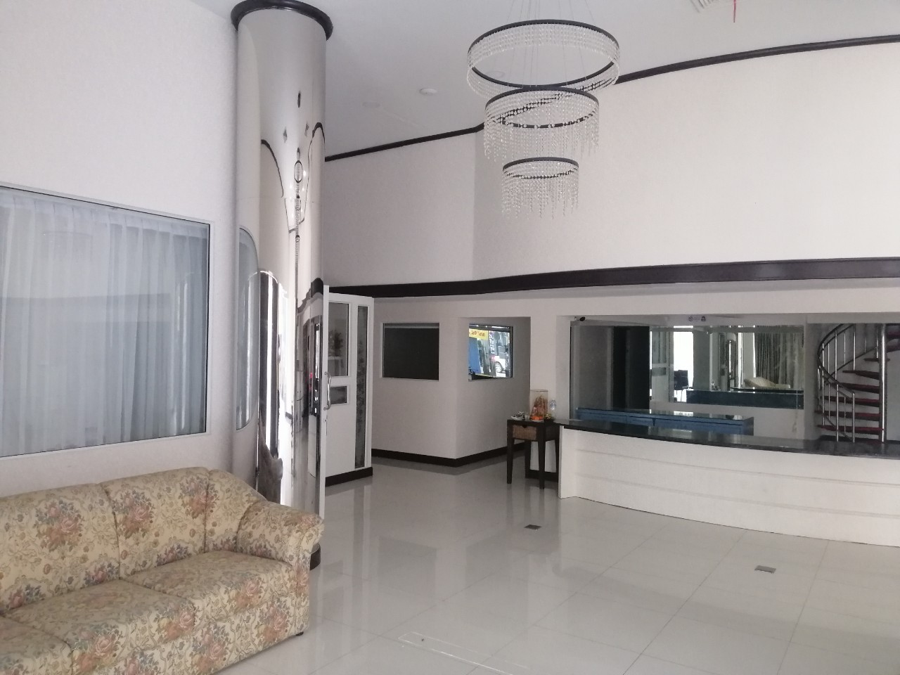 H1144 ให้เช่าอาคารพาณิชย์ 78 ตร.วา 5ชั้น ตกแต่งแล้ว อยู่ถนนบรมราชชนนี ตรงข้ามโลตัสปิ่นเกล้า ใกล้เซ็นทรัลปิ่นเกล้า เหมาะทำคลินิก สถานเสริมความงาม โชว์รูมสินค้า ออฟฟิศ มีที่จอดรถ 7-10คัน