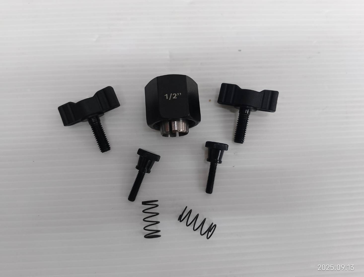 เร้าเตอร์1/4 1/2 GOF20-12 BOSCH 06016272K0