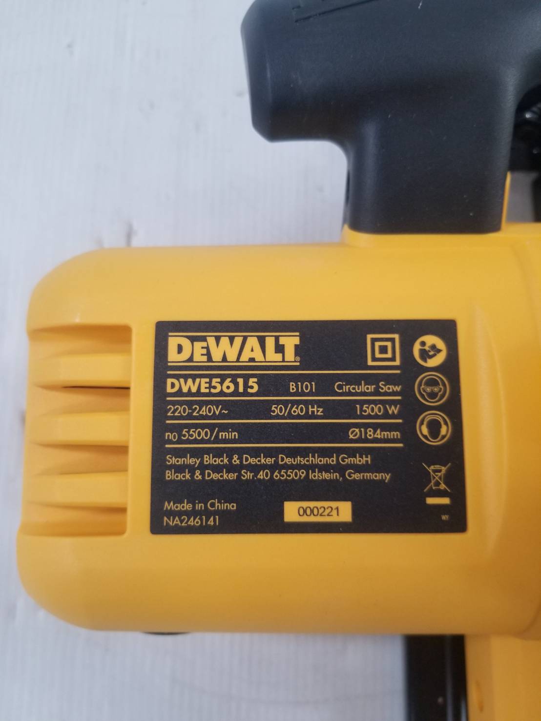 เลื่อยวงเดือ7" DWE5615 DEWALT