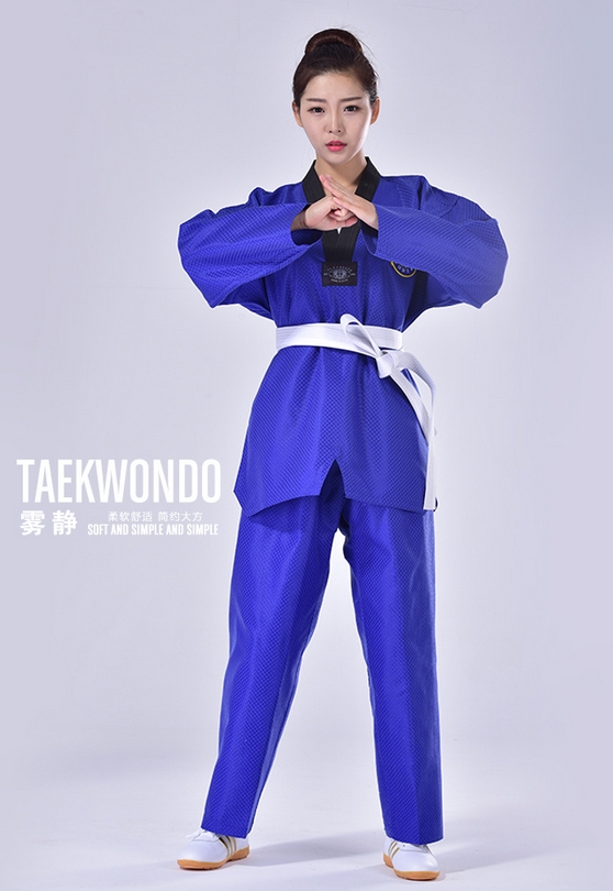 ชุดเทควันโด้ สีน้ำเงิน