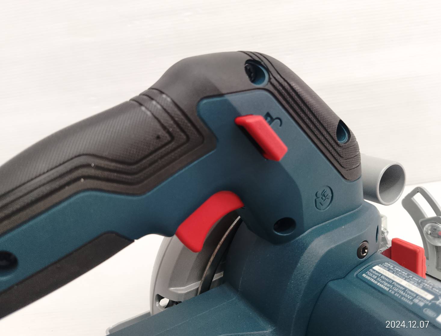 BOSCH เลื่อยวงเดือน5" 18V GKS18V-44 06019M30L0