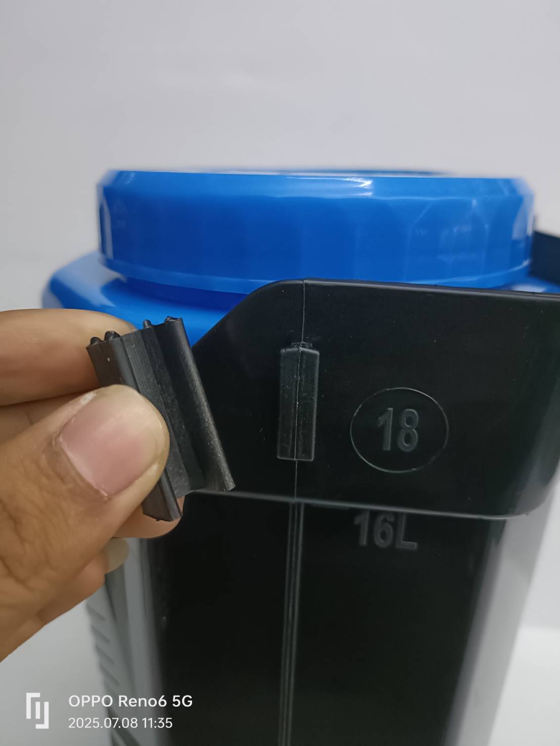 เครื่องพ่นยาแบตเตอรี่ 16ลิตร CPT-16LT CAPITAL