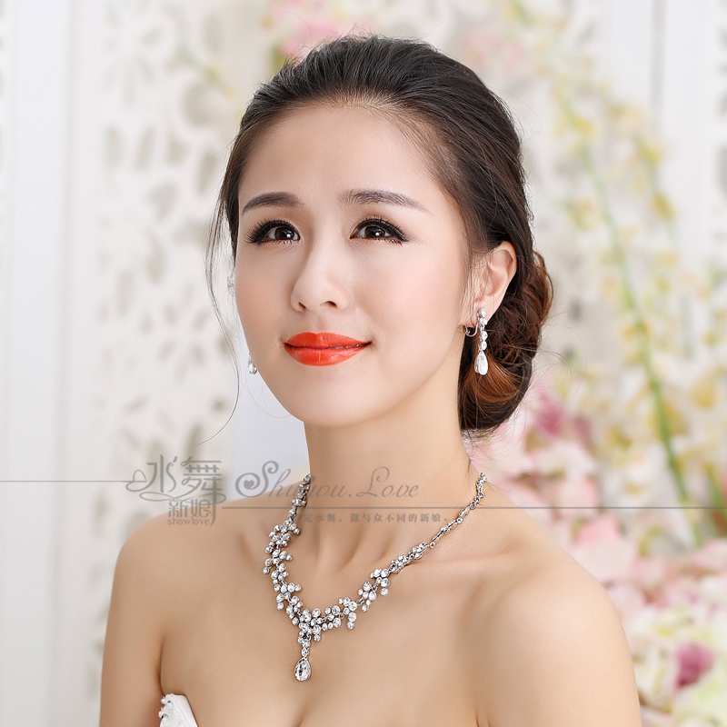 (พร้อมส่ง) สร้อยคอเพชร+ต่างหูแบบเข็ม 005 สร้อยคอเจ้าสาว สร้อยคอใส่ออกงาน สวยหรูดูแพง