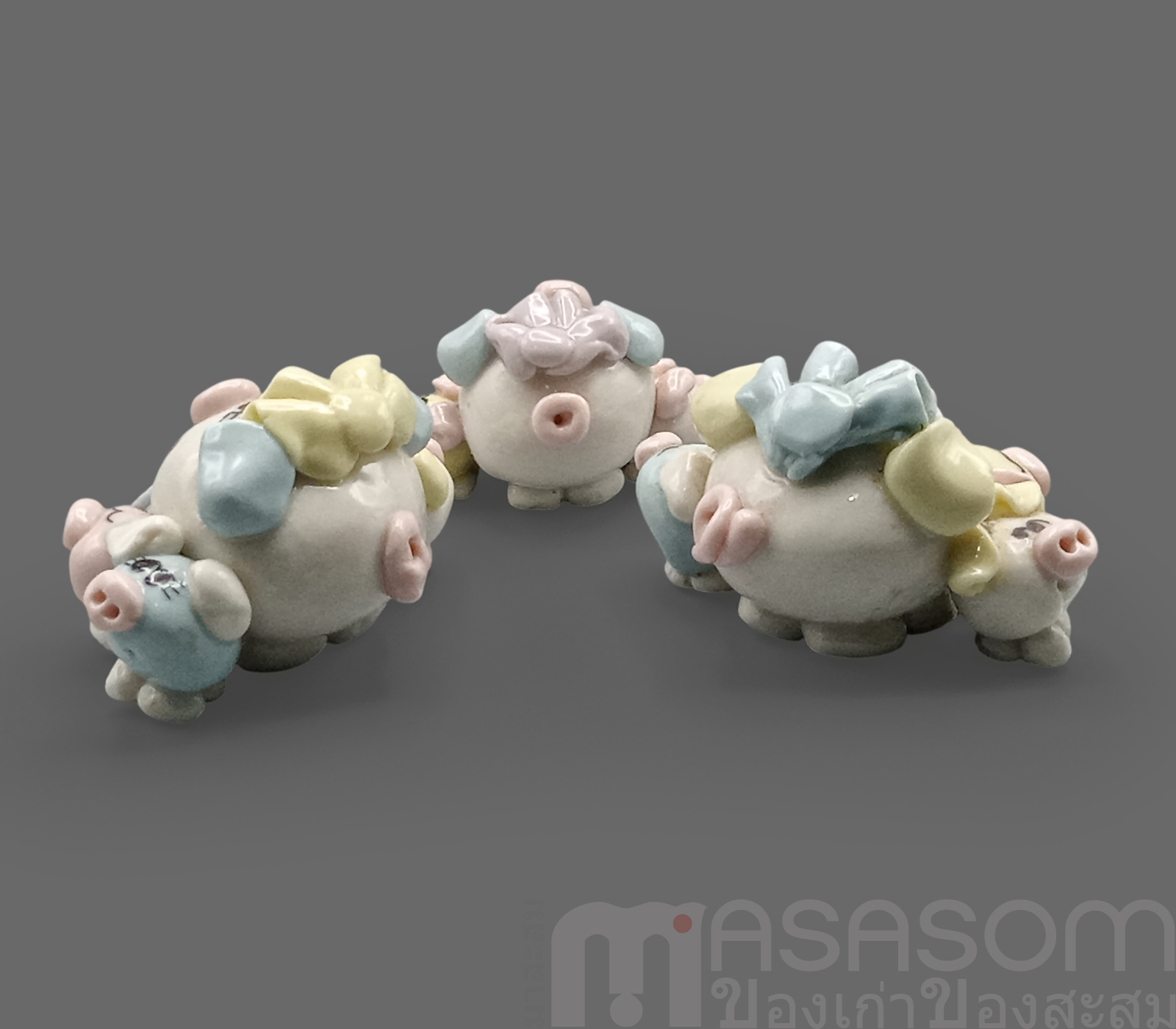 หมูครอบครัวเซรามิค