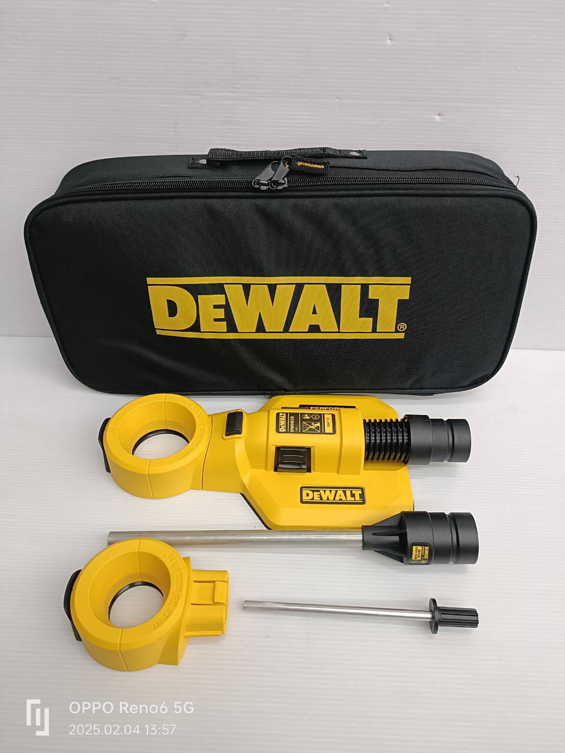 DEWALT อุปกรณ์เสริมดูดฝุ่น DWH050-XJ ใช้กับสว่านที่มีขนาด 38-52 มม.