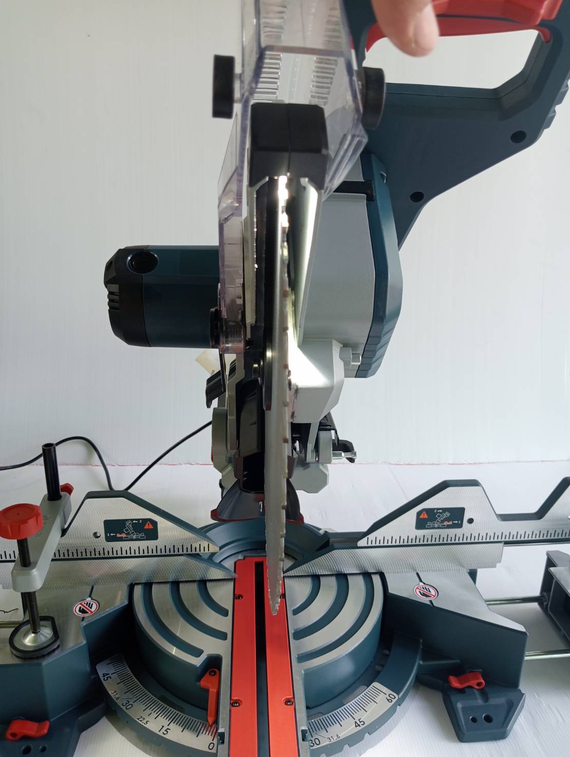 แท่นตัดองศา12" GCM340-305D BOSCH