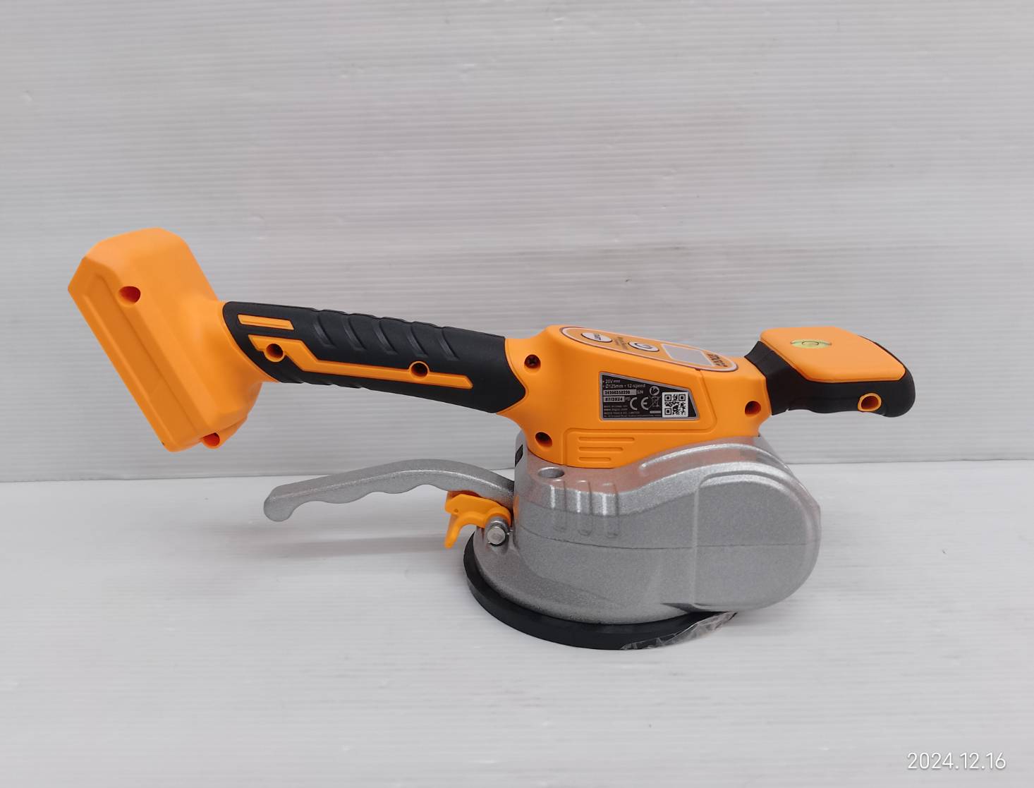 INGCO เครื่องดูดสั่นกระเบื้อง20V CTVLI20101 ครบชุดพร้อมกล่อง