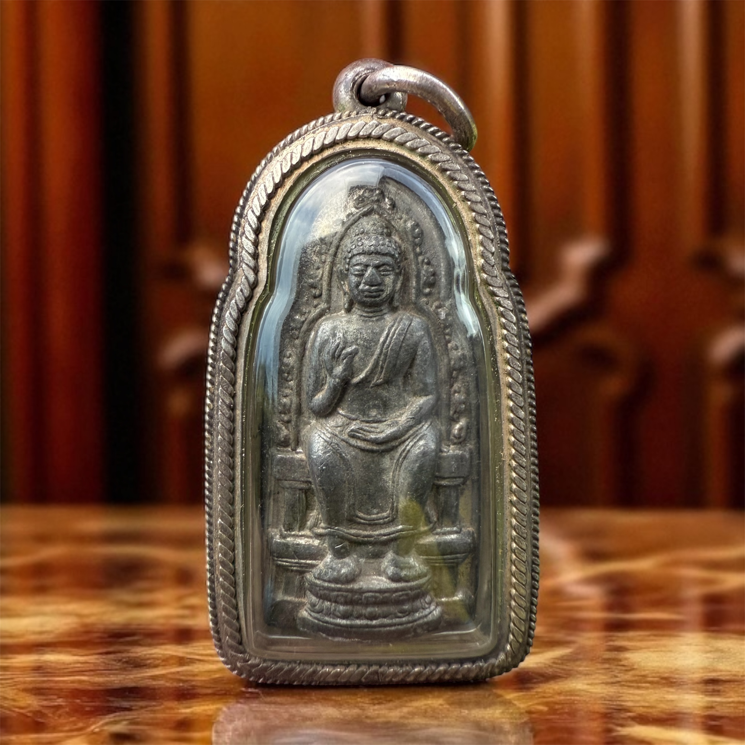 พระคันธารราฐ(ทวารวดี) หลวงปู่เพิ่มวัดกลางบางแก้ว ปี 2518 เนื้อชินตะกั่ว พร้อมเลี่ยมเงิน สร้างน้อย