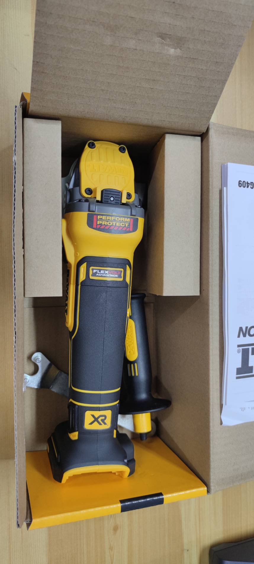 หินเจียรไร้สาย20V DCG409N-B1 DEWALT
