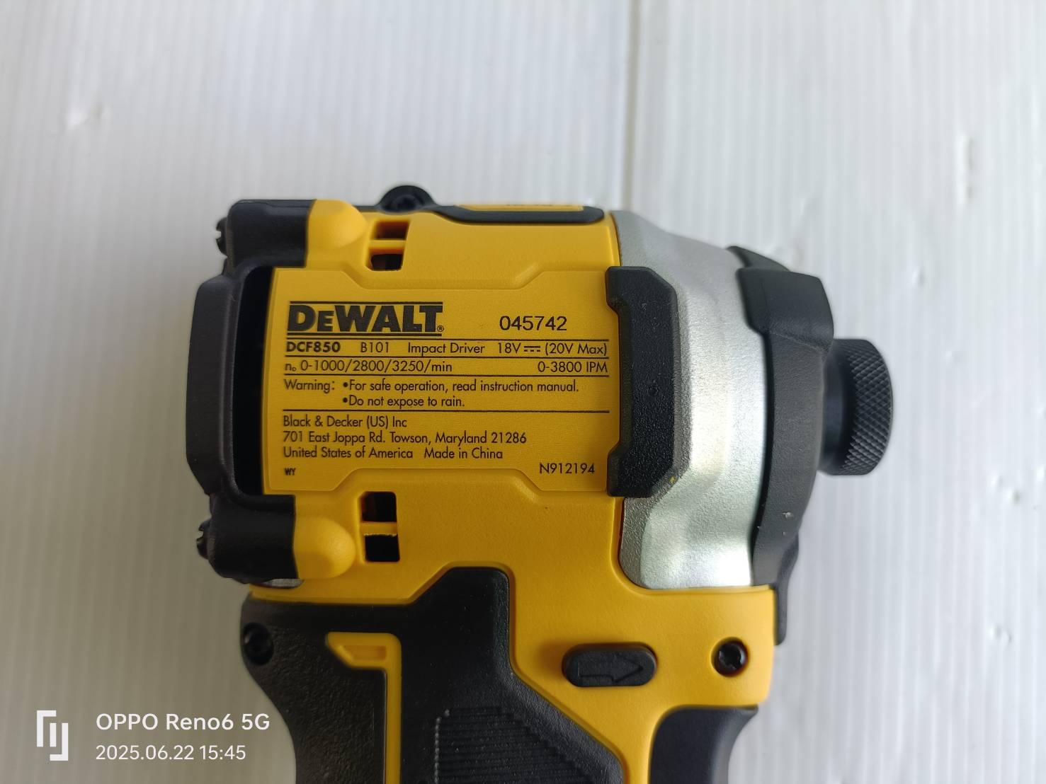 DEWALT รุ่น DCK2050S2T-B1 ชุดคอมโบ้สว่านกระแทกและไขควงกระแทกไร้สายไร้แปรงถ่าน 20V Max
