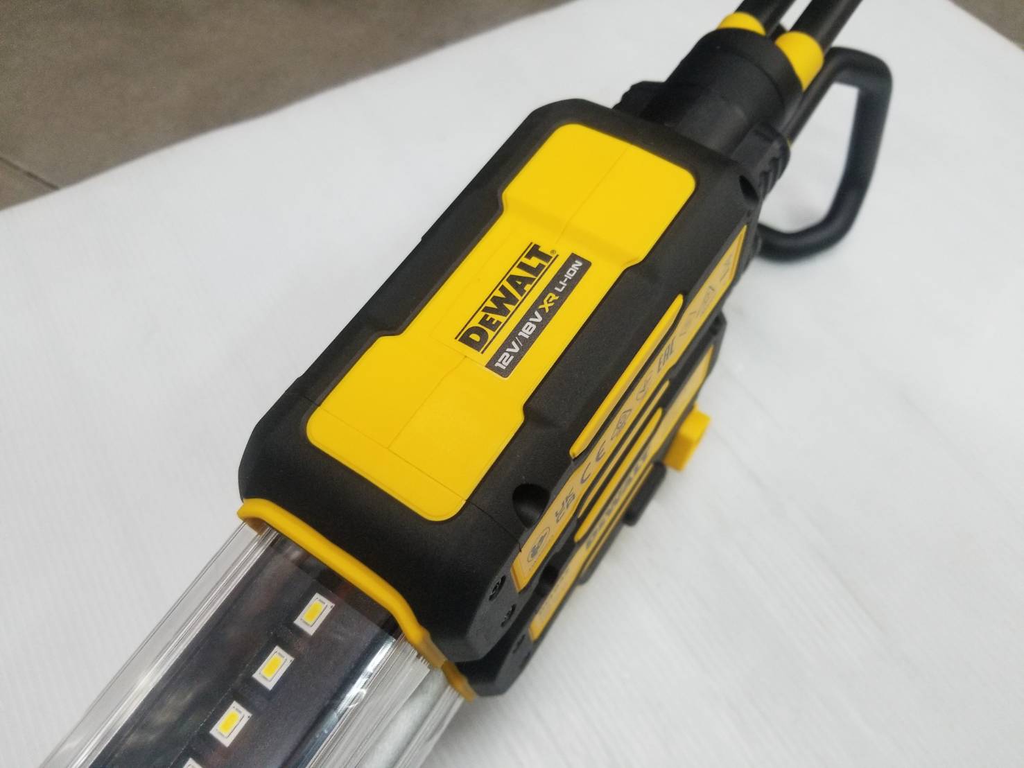 ไฟLED 12V-20V DCL045-XJ DEWALT