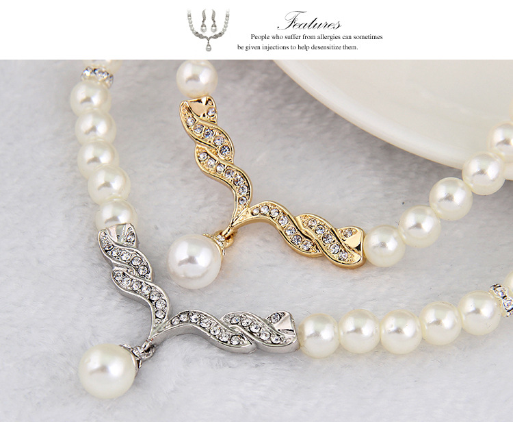 (พร้อมส่ง) สร้อยคอไข่มุก+ต่างหู 045
