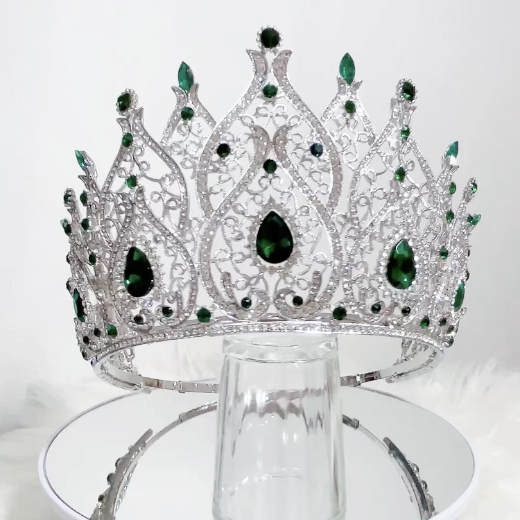 (พร้อมส่งจากไทย) มงกุฏ 115 สีเขียว มงกุฎนางงาม มงกุฎเพชร มงกุฎประกวด สวยงามอลังการ ฐานมงวงกลมปรับได้ สินค้าพร้อมส่ง ไม่ต้องรอนาน งานพรีเมี่ยม