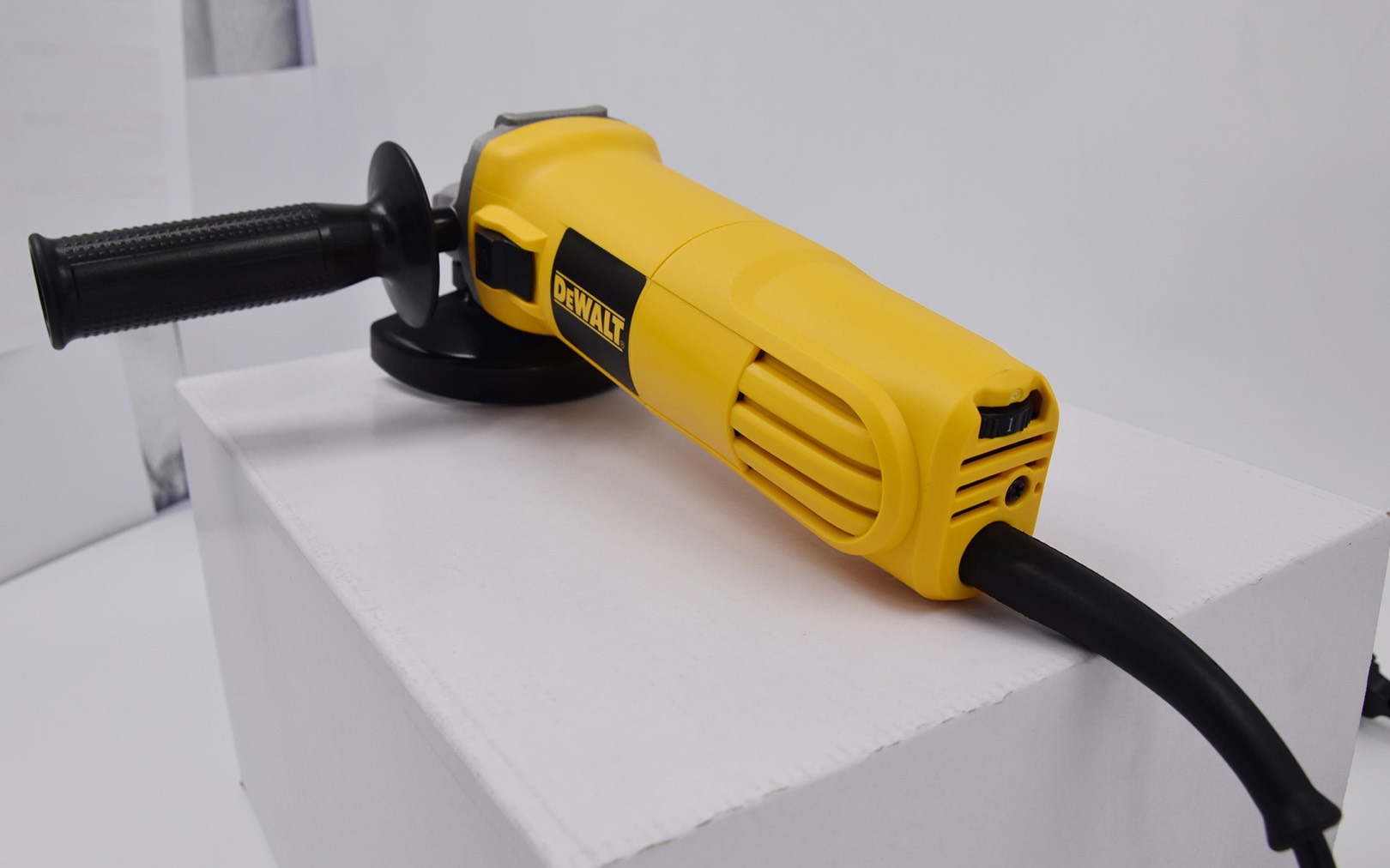 หินเจียร4" DWE4118 DEWALT