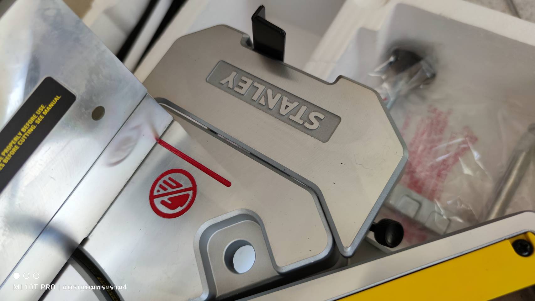 แท่นตัดองศา10" SM18 STANLEY สไลด์ได้ มีเลเซอร์