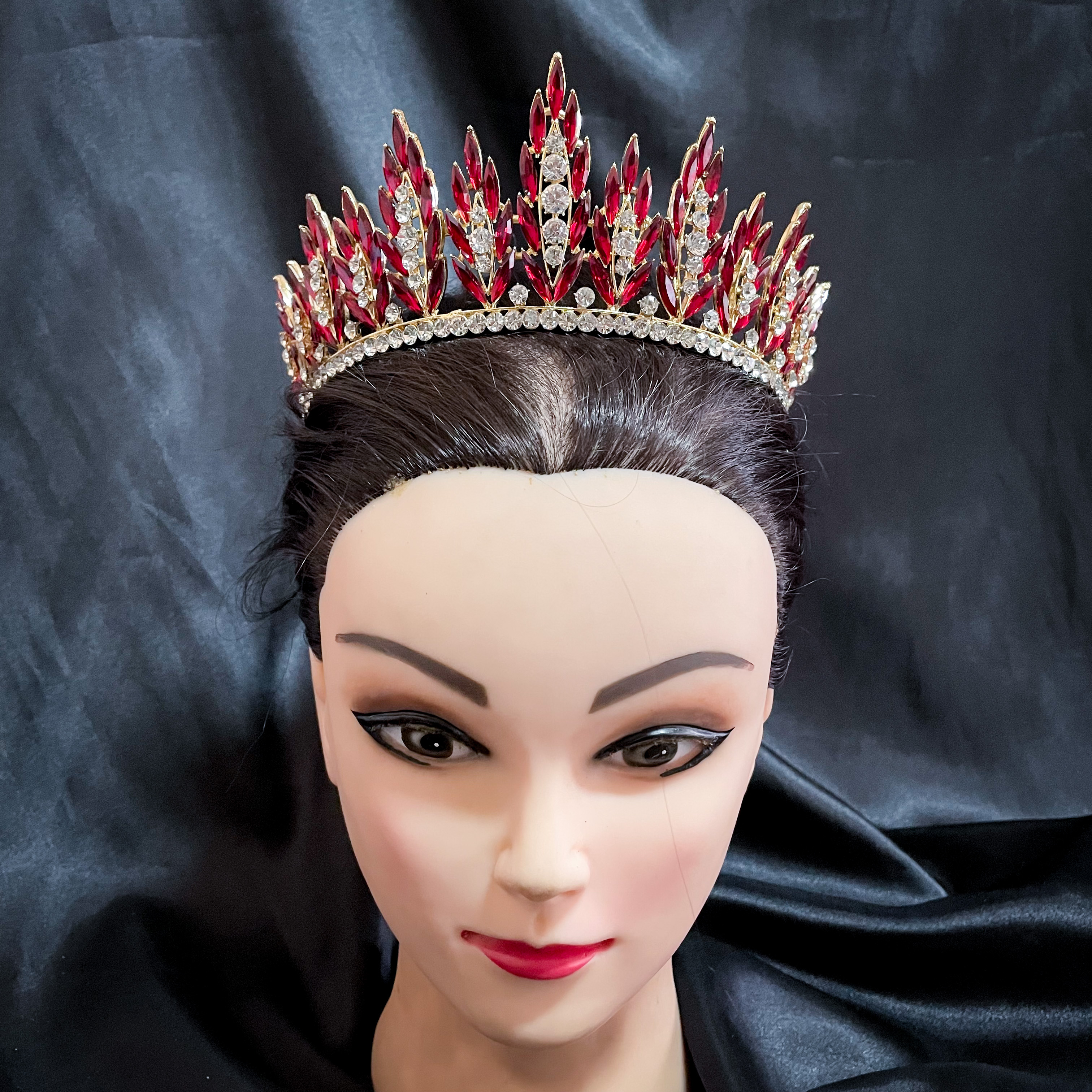 (พร้อมส่ง) เทียร่า 320 สีแดง มงกุฎนางงาม มงกุฎเจ้าหญิง งานสวย ปราณีต QCเพชรทุกเม็ด สินค้าพร้อมส่งจากไทย