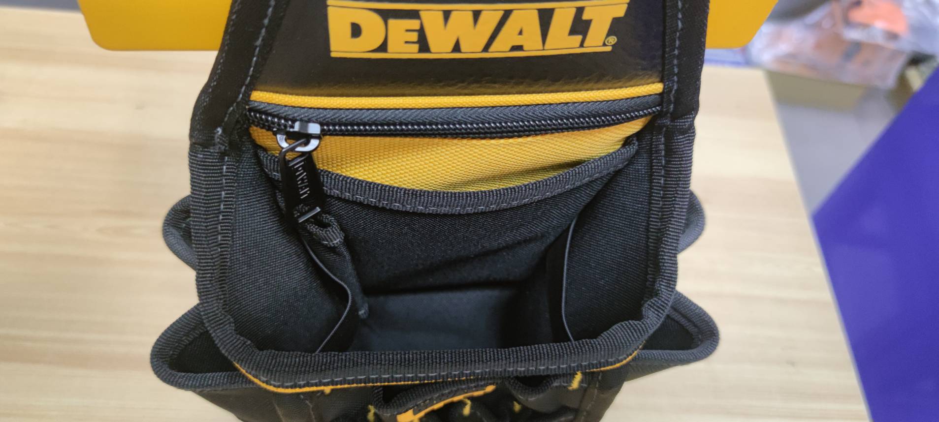 กระเป๋าคาดเอว19ช่อง DWST83483-1 DEWALT
