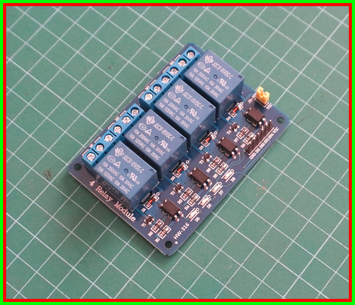 1x แผงวงจรรีเลย์ DC 5V ขนาด 4 ช่อง มีออปโต้ (Relay)