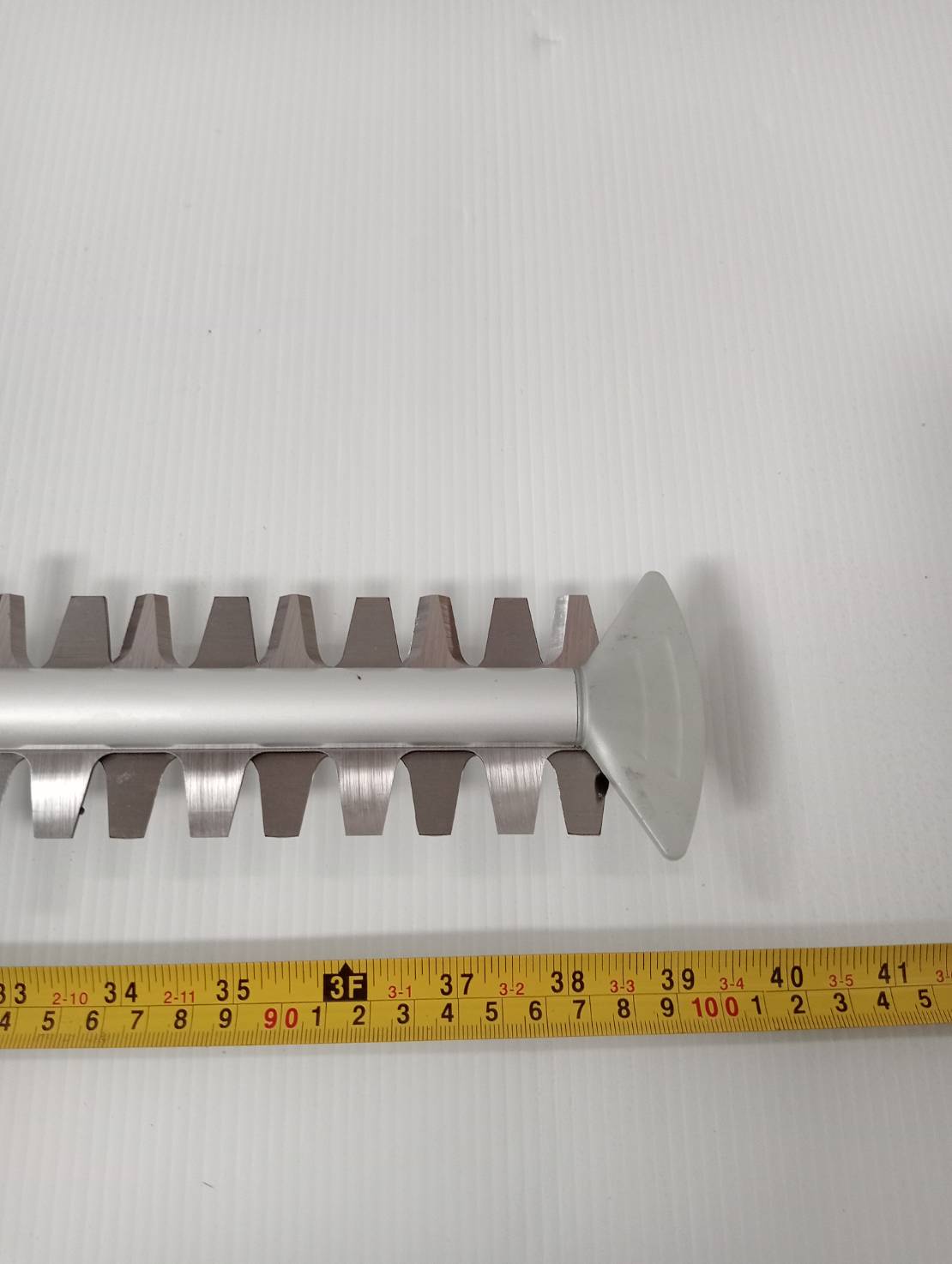 เครื่องตัดแต่งกิ่งไม้20" UniversalHedgeCut50 BOSCH