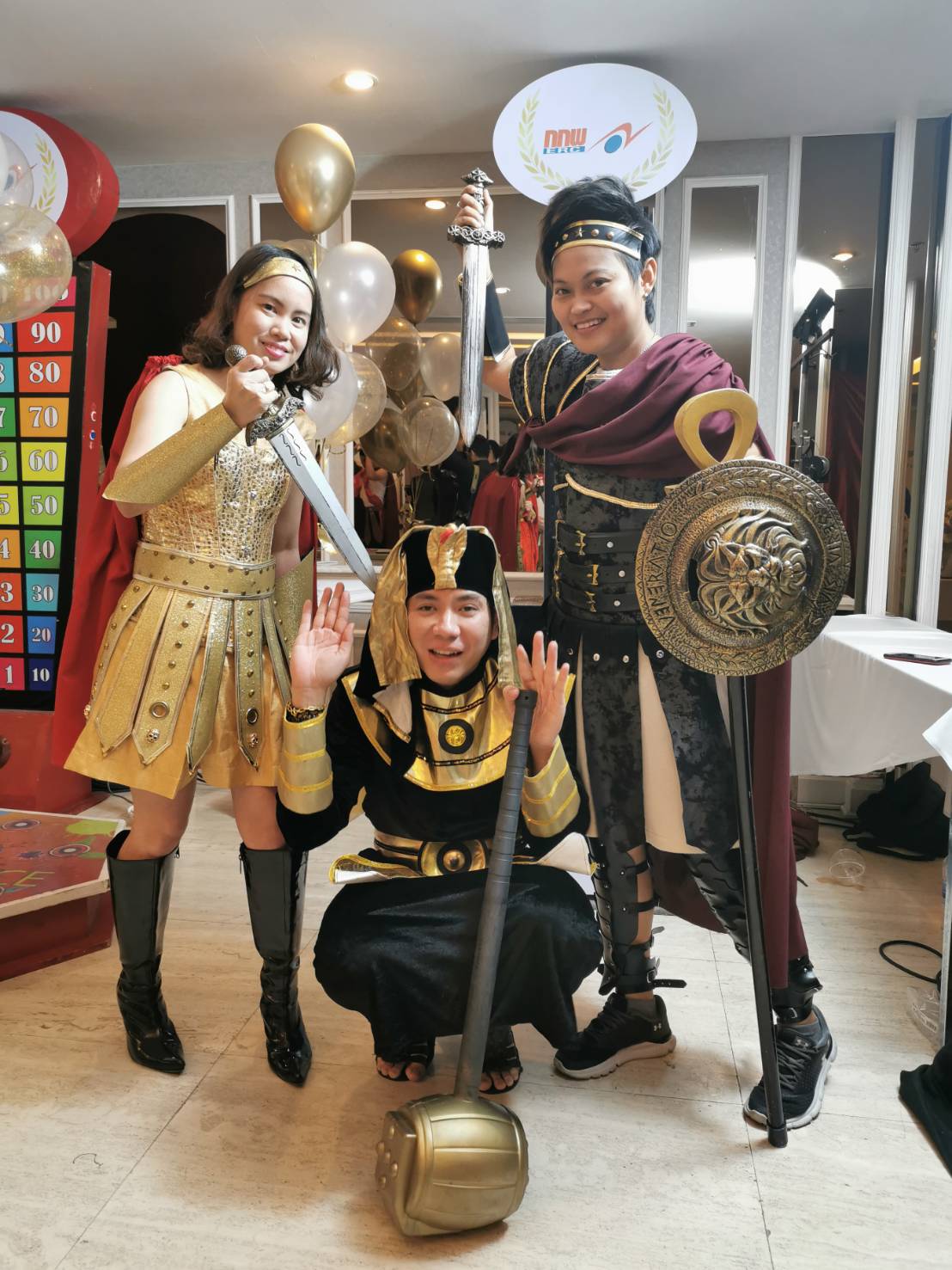 ชุดนักรบโรมันหญิงสีเงิน