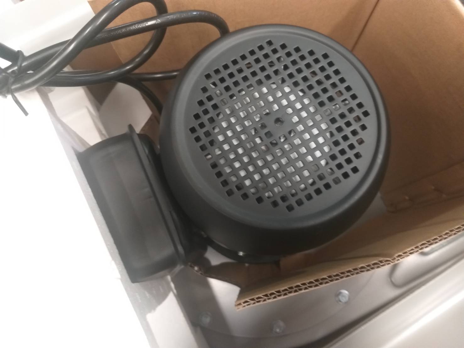 เครื่องดูดฝุ่นเศษไม้ DC28 POLO