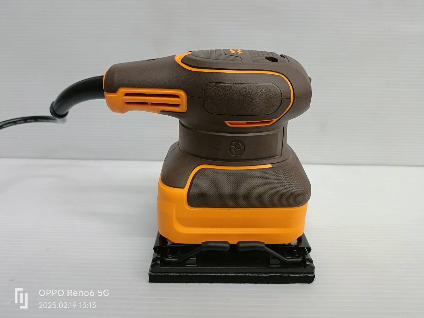 INGCO เครื่องขัดกระดาษทรายเหลี่ยม 240W รุ่น PS2416