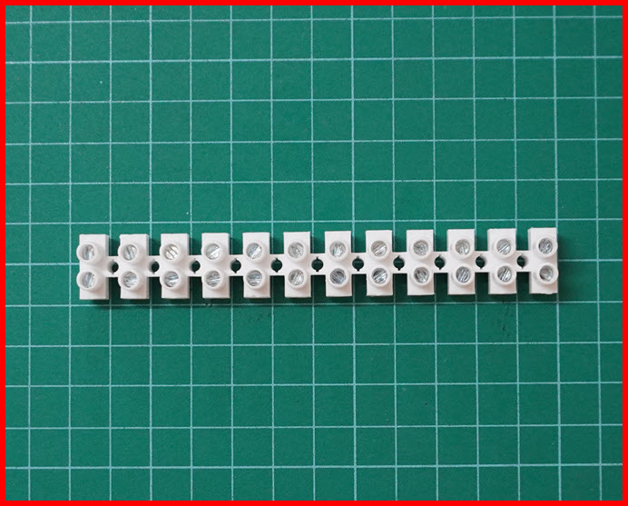 1x ข้อต่อสายไฟ 12 จุด ขนาด 4 มม 1 แผง