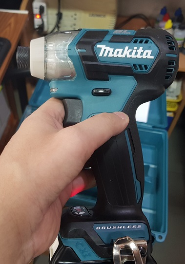 ไขควงกระแทก12V TD111DWYE MAKITA