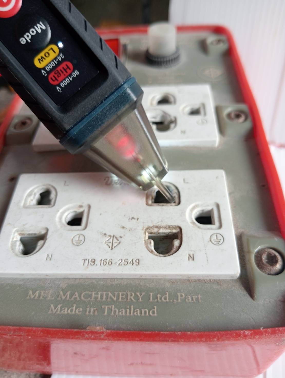 ปากกาวัดไฟ แบบไม่สัมผัส GVD1000-17 BOSCH