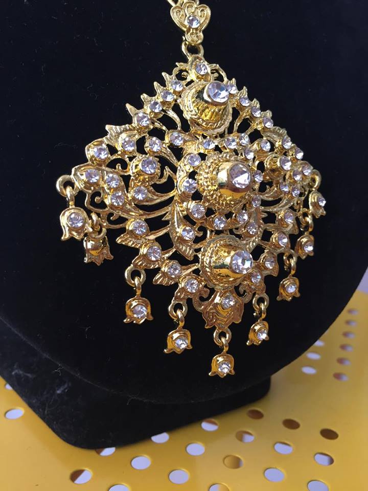 (พร้อมส่ง) เครื่องประดับไทยสร้อยคอ+ต่างหู 021 (มีตำหนิรอยดำที่สร้อย)