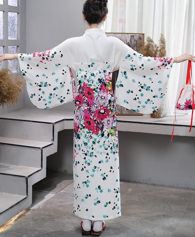 ชุดกิโมโน