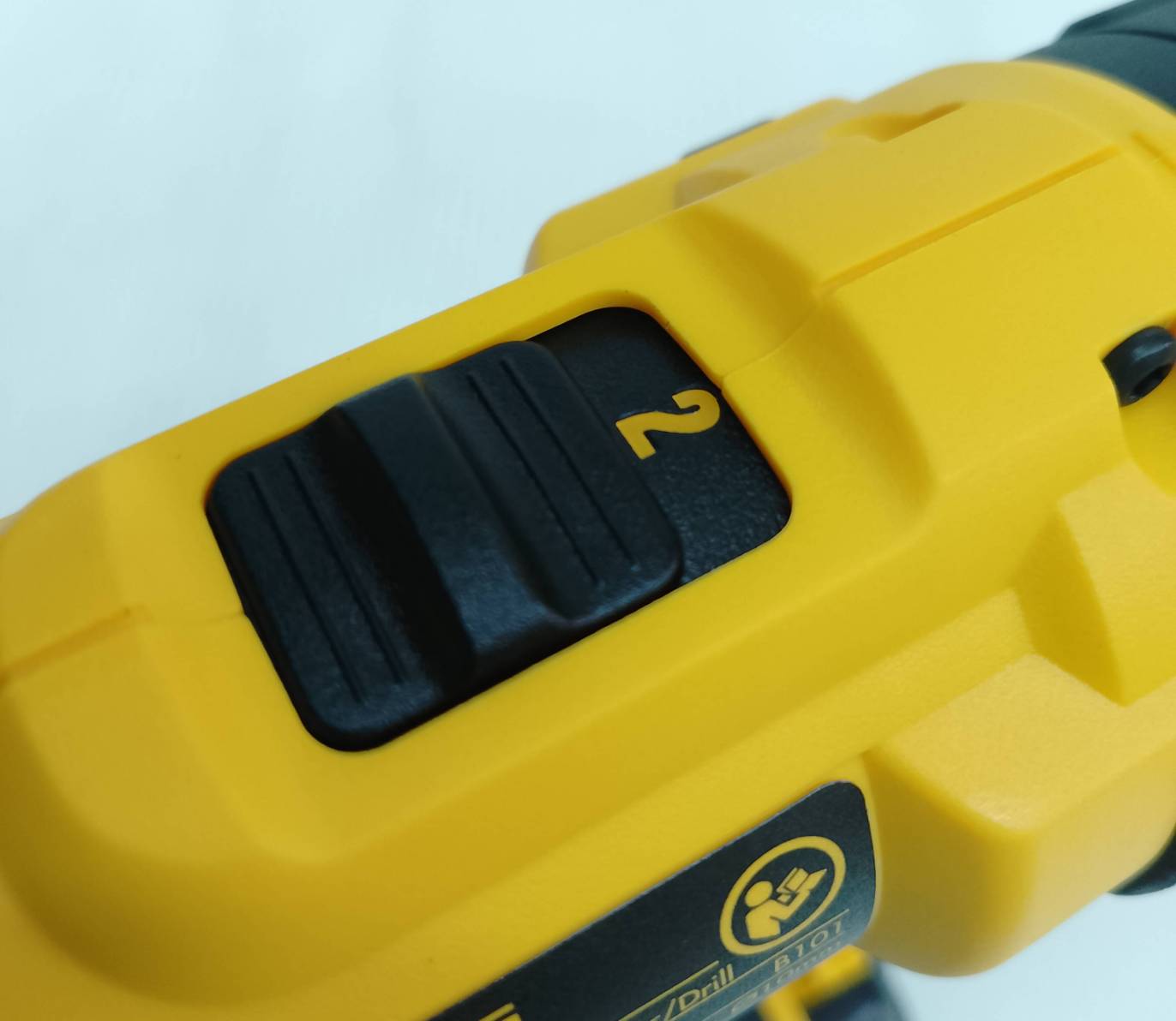 สว่านกระแทก 12V DCD716S2K DEWALT