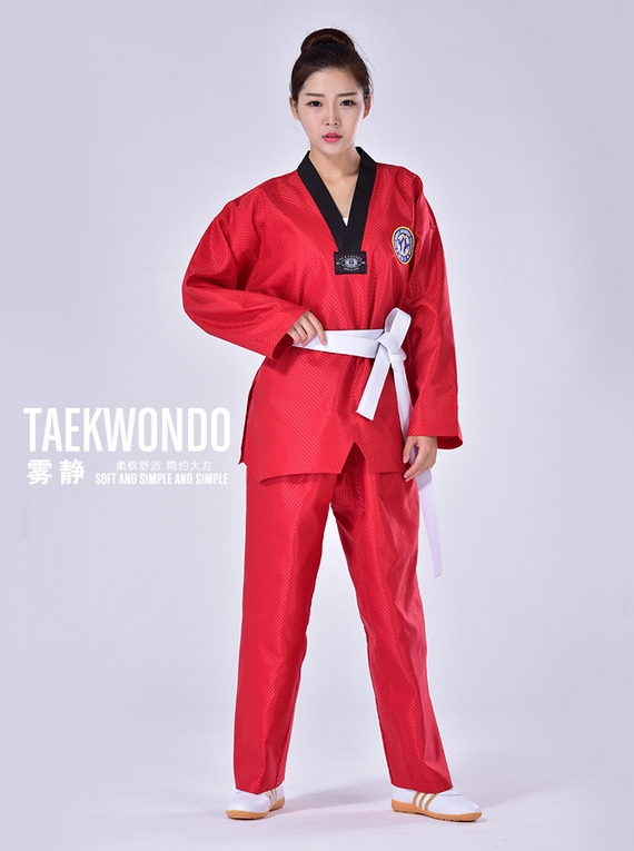 ชุดเทควันโด้ สีแดง