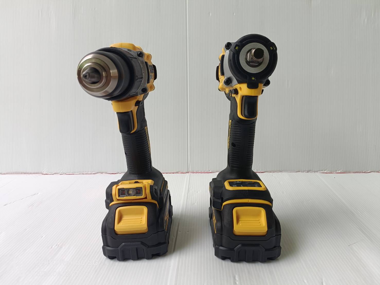 DEWALT รุ่น DCZ294P2GTA-B1 ชุดคอมโบ้สว่านกระแทกและบล็อกกระแทกไร้สาย