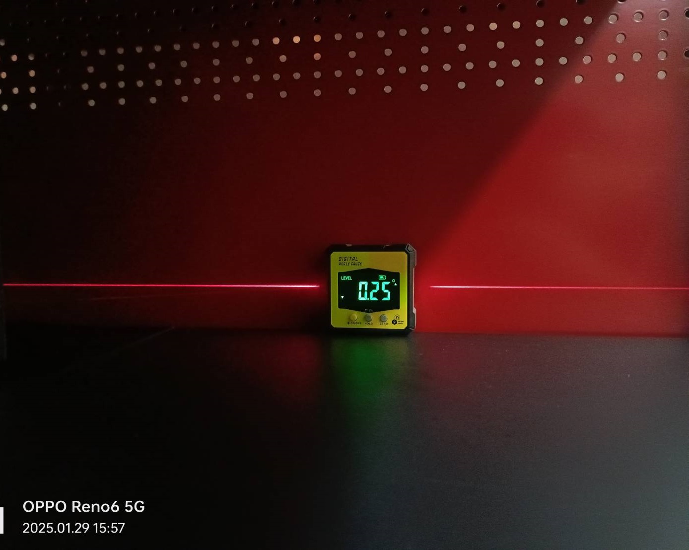 ระดับน้ำดิจิตอลมินิ รุ่น DC106 (มีเลเซอร์)