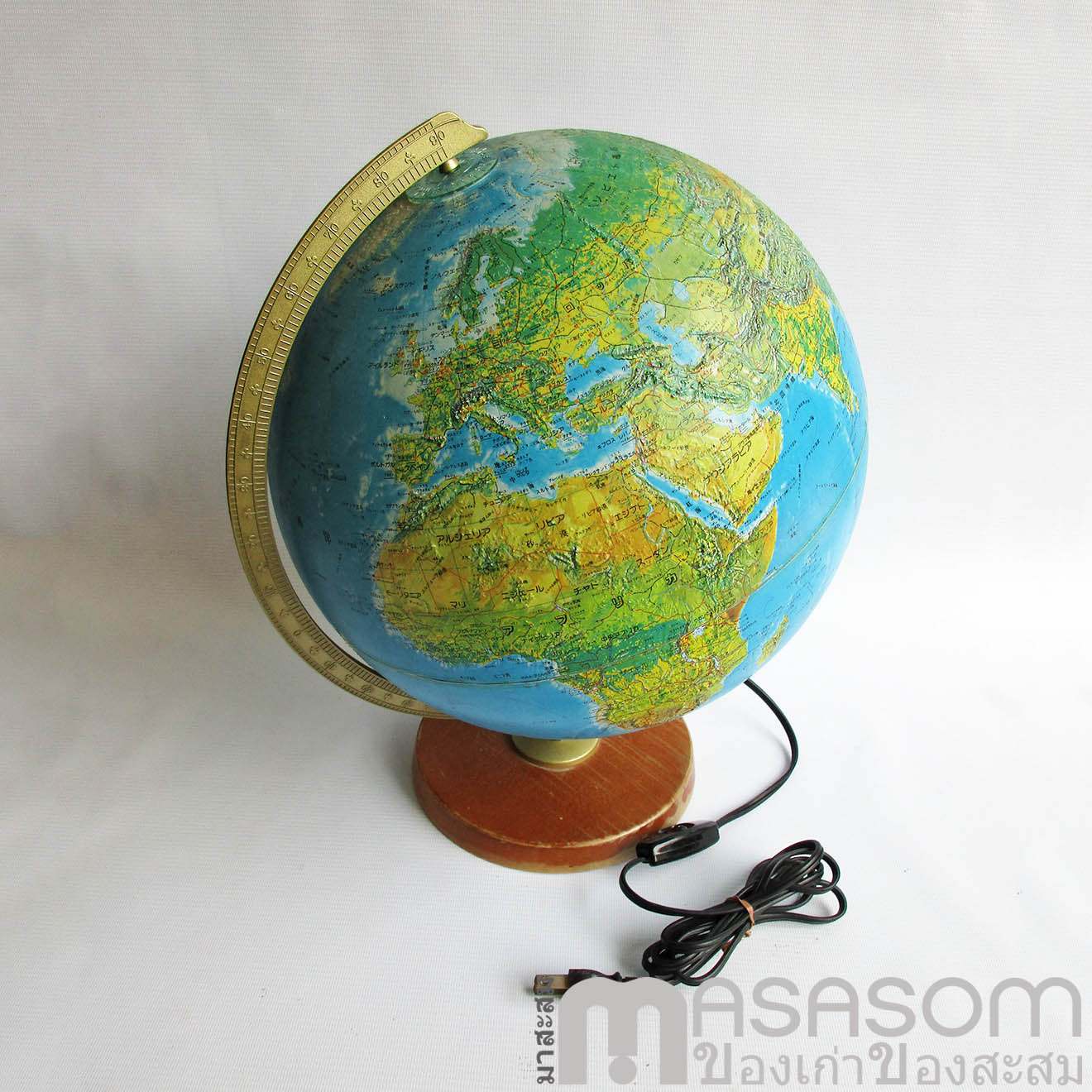 ลูกโลกโคมไฟ