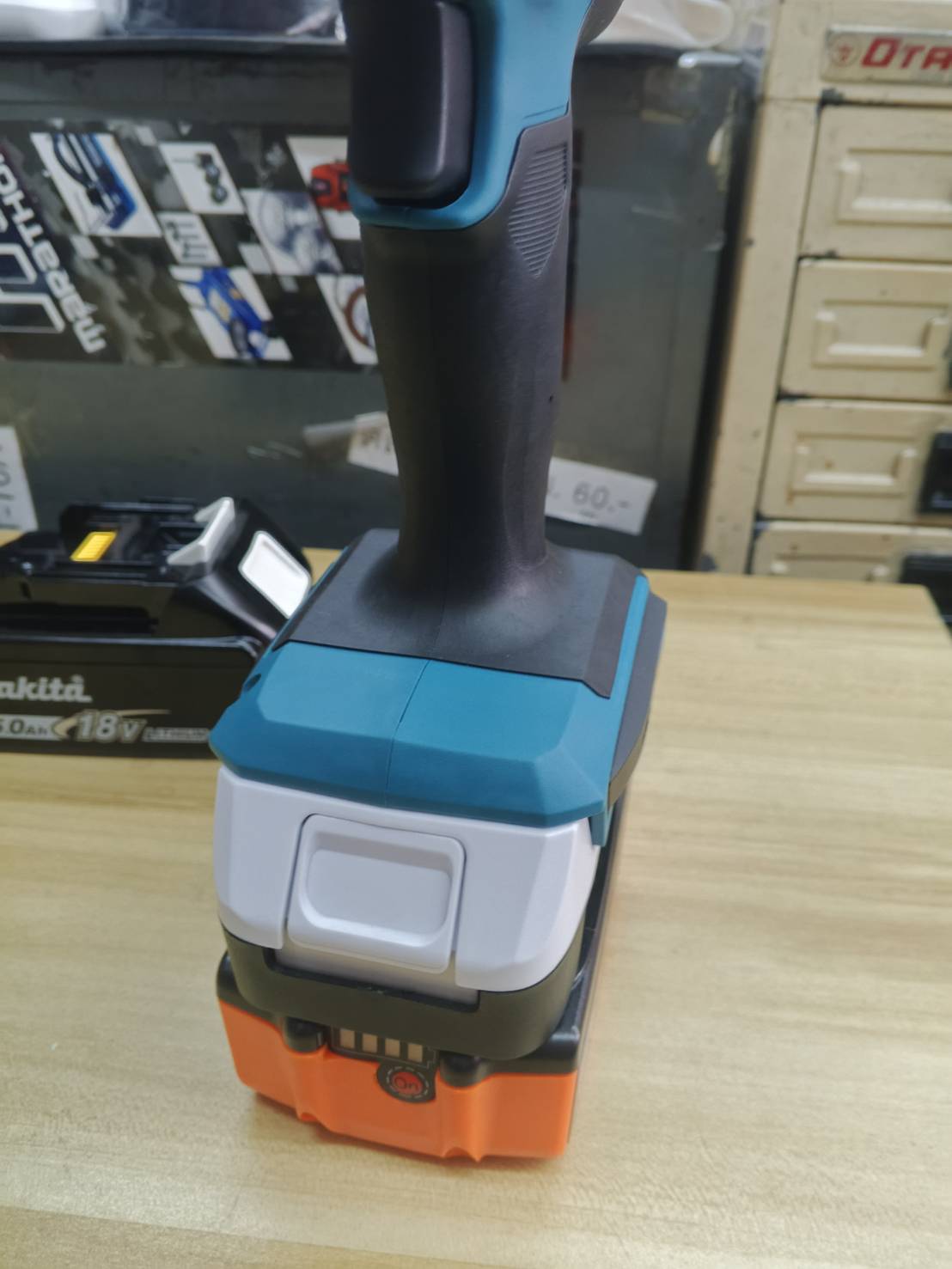 อแดปเตอร์แปลงแบต18V MAKITA หรือ PUMPKIN (P20) มาใช้กับเครื่อง MAKITA G-Type